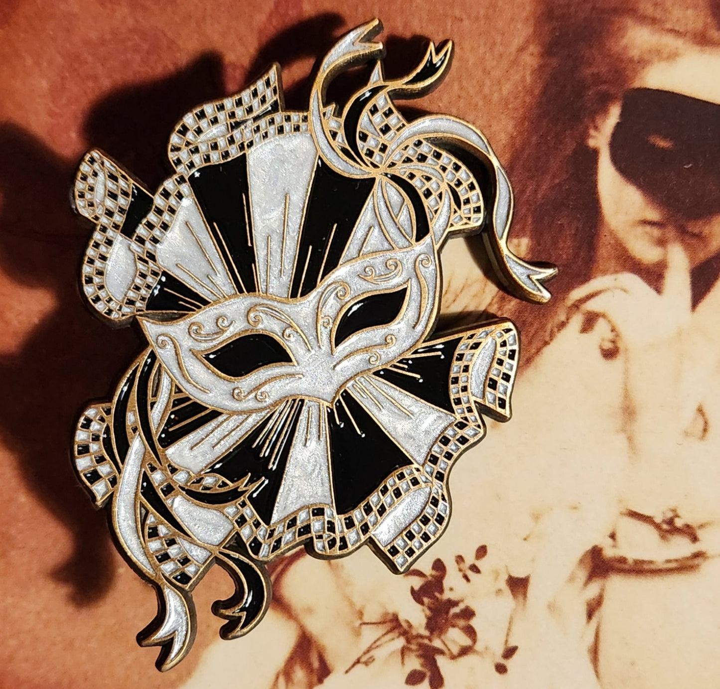 Masquerade (White Domino)